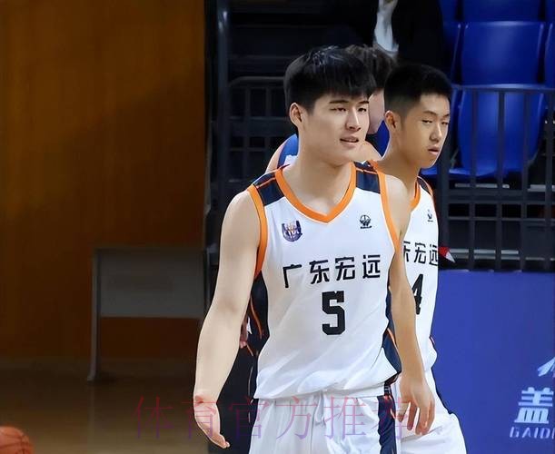 CBA潜力赛:陈家政7分,广东24-15战胜四川 CBA潜力赛:陈家政7分,广东24-15战胜四川